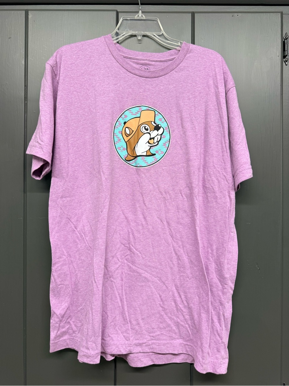 Women’s Bucees Shirt.